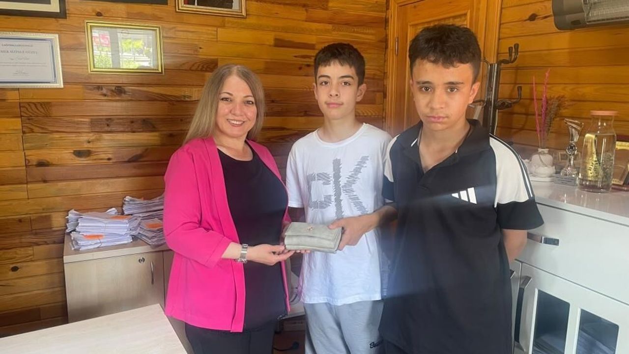 Eskişehir'de çocuklardan örnek davranış
