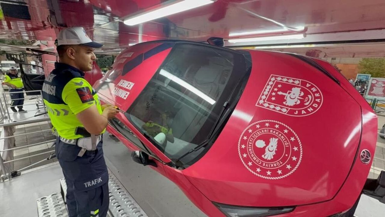 Eskişehir’de gençlere trafik güvenliği dersi: “Emniyet kemer