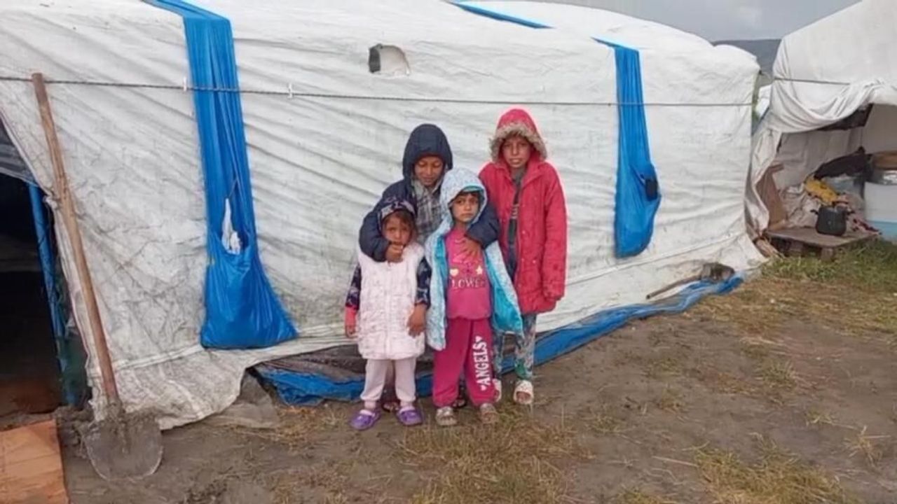 Eskişehir'de çadırlarını su basan mevsimlik işçiler yardım b