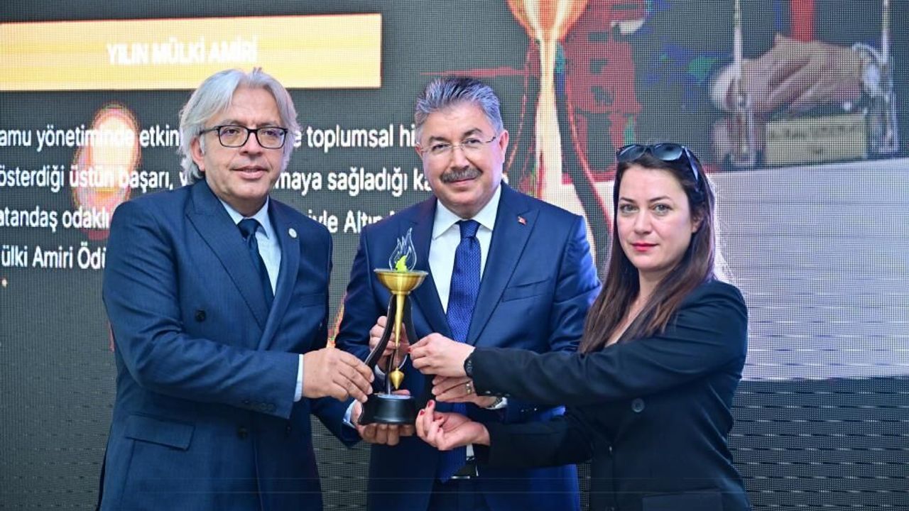 Eskişehir Valisi Yılmaz, 'Yılın Mülki İdare Amiri'