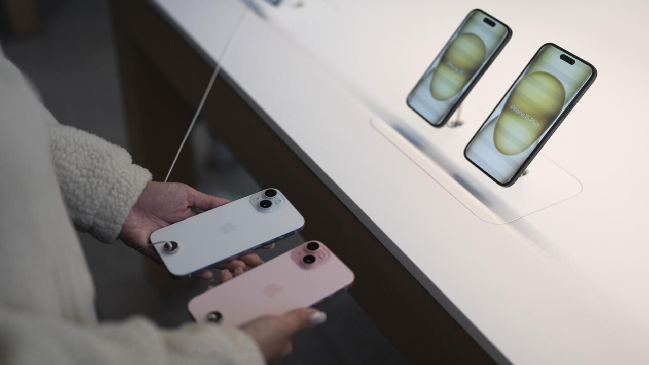 Siri baştan aşağı yenileniyor: Apple’da tarihi yapay zekâ ve