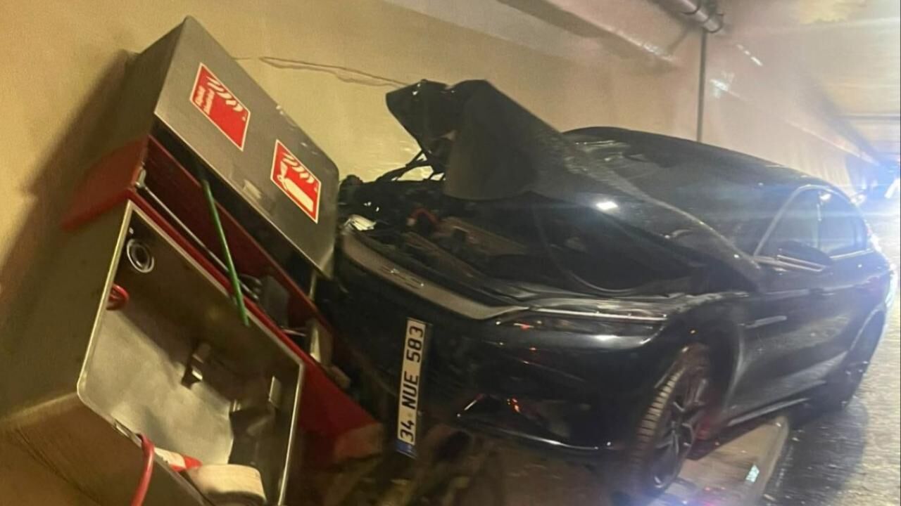 Avrasya Tüneli’nde kaza! Trafik durdu, tünel geçici olarak k
