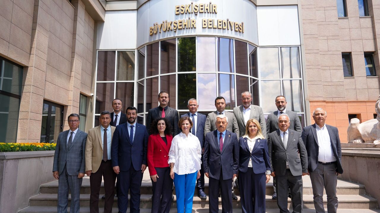 Esnaf Odaları Birliği’nden Başkan Ünlüce’ye ziyare