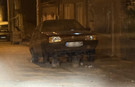 Eskişehir’de şaşkınlık yaratan görüntü: Otomobili kütüklerin üstüne oturttular