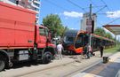 Tramvayın çarptığı genç kadın hayatını kaybetti