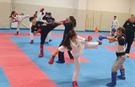 Genç sporcular haftanın 6 günü karate yapıyor