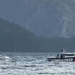 Denizde arızalanan teknedeki vatandaşlar polis botu ile kurtarıldı