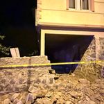 Bir evin balkonu çöktü: 2'si çocuk 5 yaralı