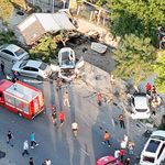 Freni patlayan kamyon 10 araca çarpıp kanala düştü!