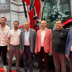 Utku Çakırözer Tarım Fuarı’nda çiftçilerle buluştu