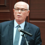 Kazım Kurt’tan Gürsel Tekin’e tepki: “Kayyum görevini kabul ederek neyi çözeceksin?”