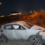Lastiği patlayan otomobil takla attı: 2 yaralı