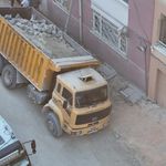 Eskişehir'de yol çöktü: Kamyon çukura düştü