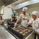 Eskişehir’de özel gereksinimli bireyler burger atölyesinde buluştu