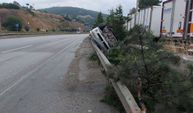 Hurdaya dönen araçtaki 4 kişi emniyet kemeri sayesinde kazayı yara almadan atlattı