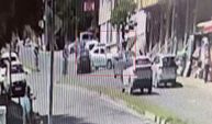 Büyükçekmece’de ehliyetsiz sürücü durağa daldı: 1 ağır yaralı