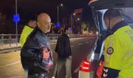 Alkollü sürücü ‘burada çevirme olmaz’ dedi, yoldan geçen araçları durdurmaya çalıştı