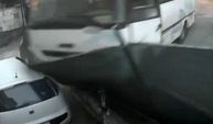 Arnavutköy’de freni boşalan midibüs evin bahçesine girdi