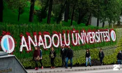 Anadolu Üniversitesi başarılı öğrencileri Eskişehir’de ağırlıyor