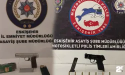 Eskişehir'de ruhsatsız tabanca ve çalıntı motosiklet ele geçirildi