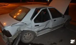 İki araç çarpıştı: Ölü ve yaralılar var!