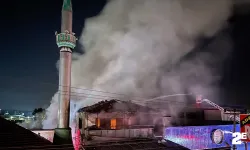 Geceyi aydınlatan yangın, 4 saat sonra kontrol altına alındı