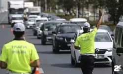 Trafik'de dikkatsizliğin bedelini kaza yaparak ödedi