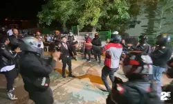 25 motorcu kasklarıyla piste çıkıp çiftetelli oynadı
