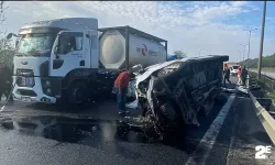 Arızalanan tır kazaya sebep oldu