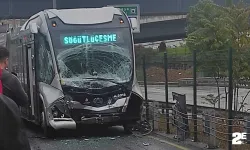 Kadıköy Uzunçayır’da metrobüs kaza yaptı