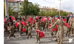 Minik askerler JÖH Komutanlığı'na yürüdü