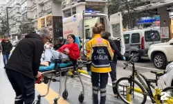 Otomobil ile genç kızın ayağını ezip kaçtı