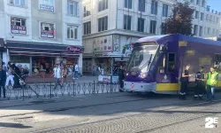 Tramvay arızalandı, vatandaşlar yürümek zorunda kaldı