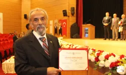 Okumanın yaşı yok: 68 yaşında üniversiteden mezun oldu