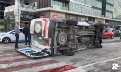 Ambulans kaza yaptı