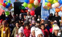 Gazzeli çocuklar için gökyüzüne balon bırakıldı