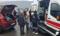 İki otomobil çarpıştı: Yaralılar var