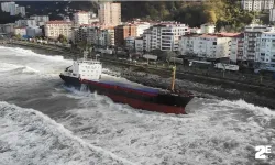 Artvin’de karaya oturan geminin onarım çalışması sürüyor