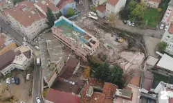 Bursa’daki deprem sonrası yetkililer harekete geçti, tarihi okul yıkılıyor