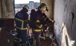 Elektrik kontağından çıkan yangında ev küle döndü