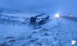 Feci kaza: İki yolcu otobüsü devrildi!