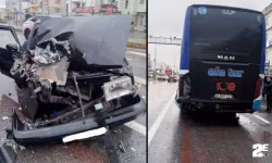 Korkunç kaza: Otomobil otobüse arkadan çarptı!