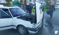 Park halinde otomobil alev aldı