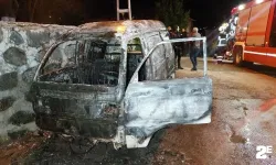 Park halindeki araç kül oldu