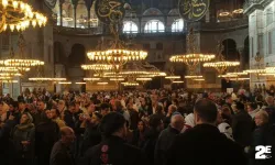 Yılın son gününde Ayasofya'ya ziyaretçiler akın etti