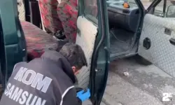 Kamyonet kapısına zulalanmış kaçak silahlar ele geçirildi!