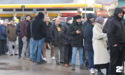 Ütü kuyruğuna girdiler