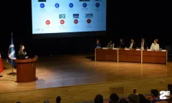 Anadolu Üniversitesi'nde gençler önemli isimlerle buluştu