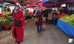 Havaların ısınması pazarcı esnafın yüzünü güldürdü