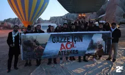 Kapadokya’da balonlar 'Savaşa Hayır' pankartları ile havalandı